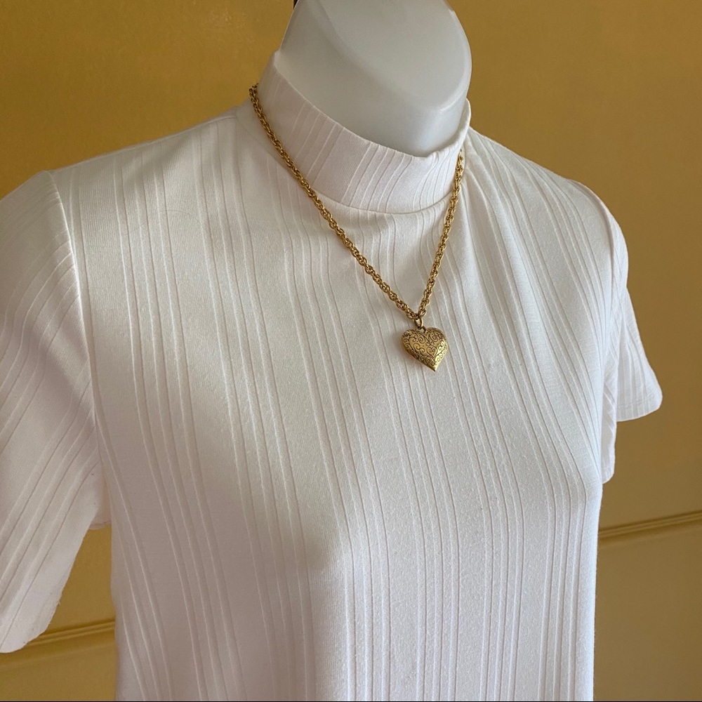 🍒FOREVER 21 IVORY TOP HIGH NECK MEDIUM SIZE